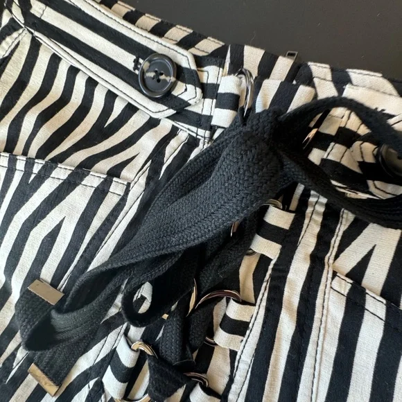 Self Portrait Stripped High Rise Shorts - Picture 8 of 9